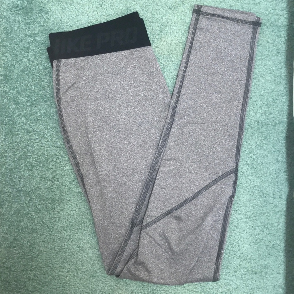 Nike pro compression leggings size small